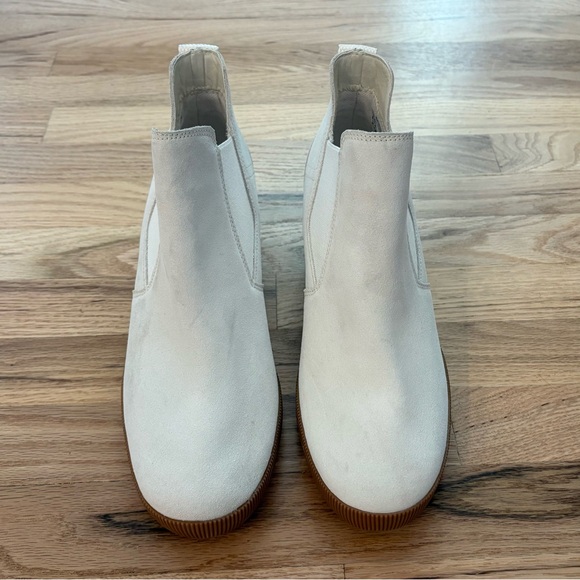 Sorel Out N About Chelsea Wedge Booties 10.5 comfort bone suede boots neutral - Picture 3 of 12